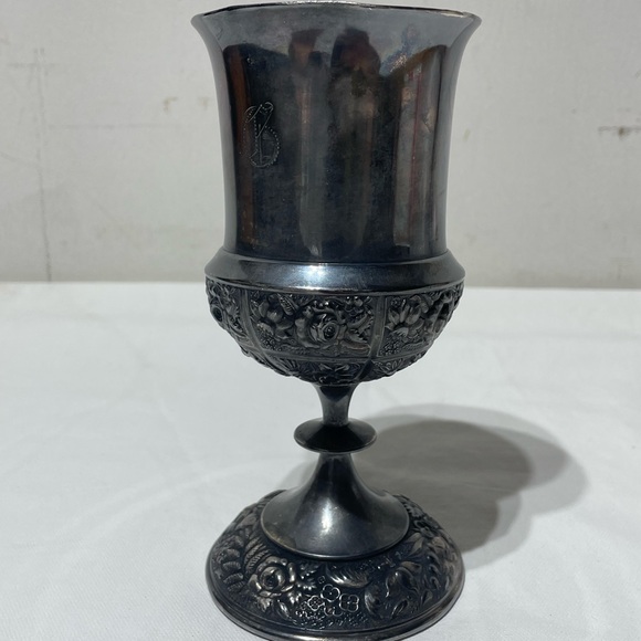 Antique Meriden Britannia Company Silverplate Goblet Floral 1860-1880 - Picture 2 of 16